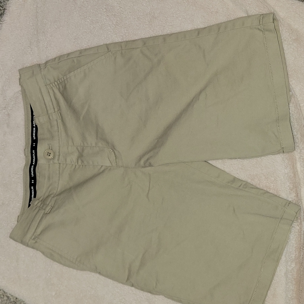 Under Armour khaki shorts